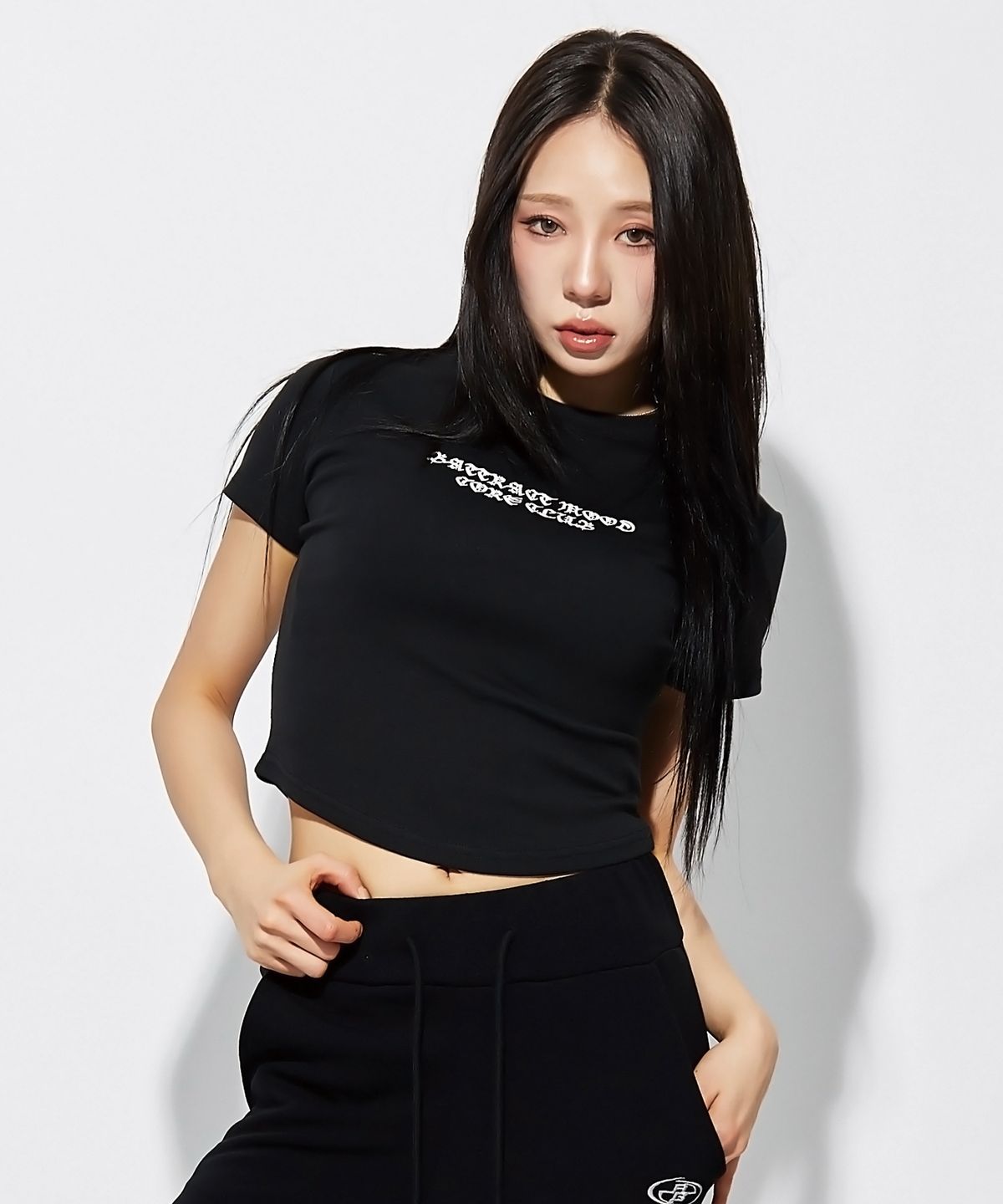 베트랙트(BATTRACT) 우먼스 코어 클럽 크롭 라운딩 티셔츠_블랙