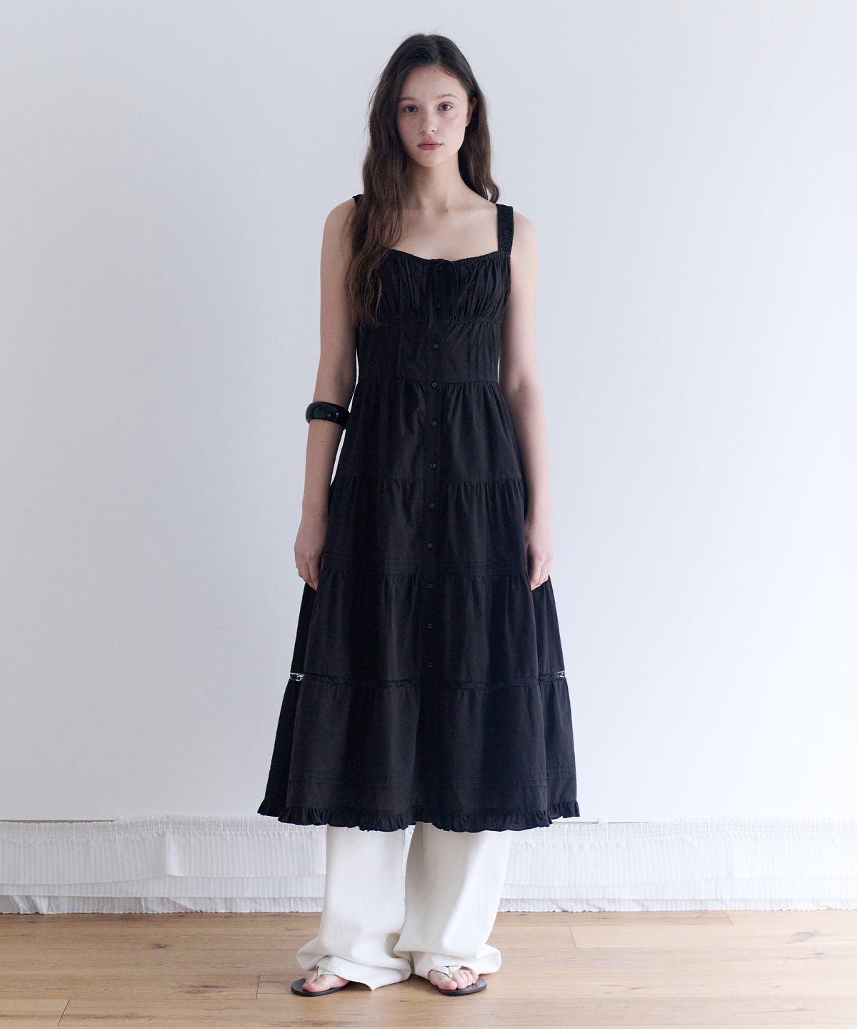로라로라(ROLAROLA) PEASANT SHIRRING LONG ONE PIECE BLACK