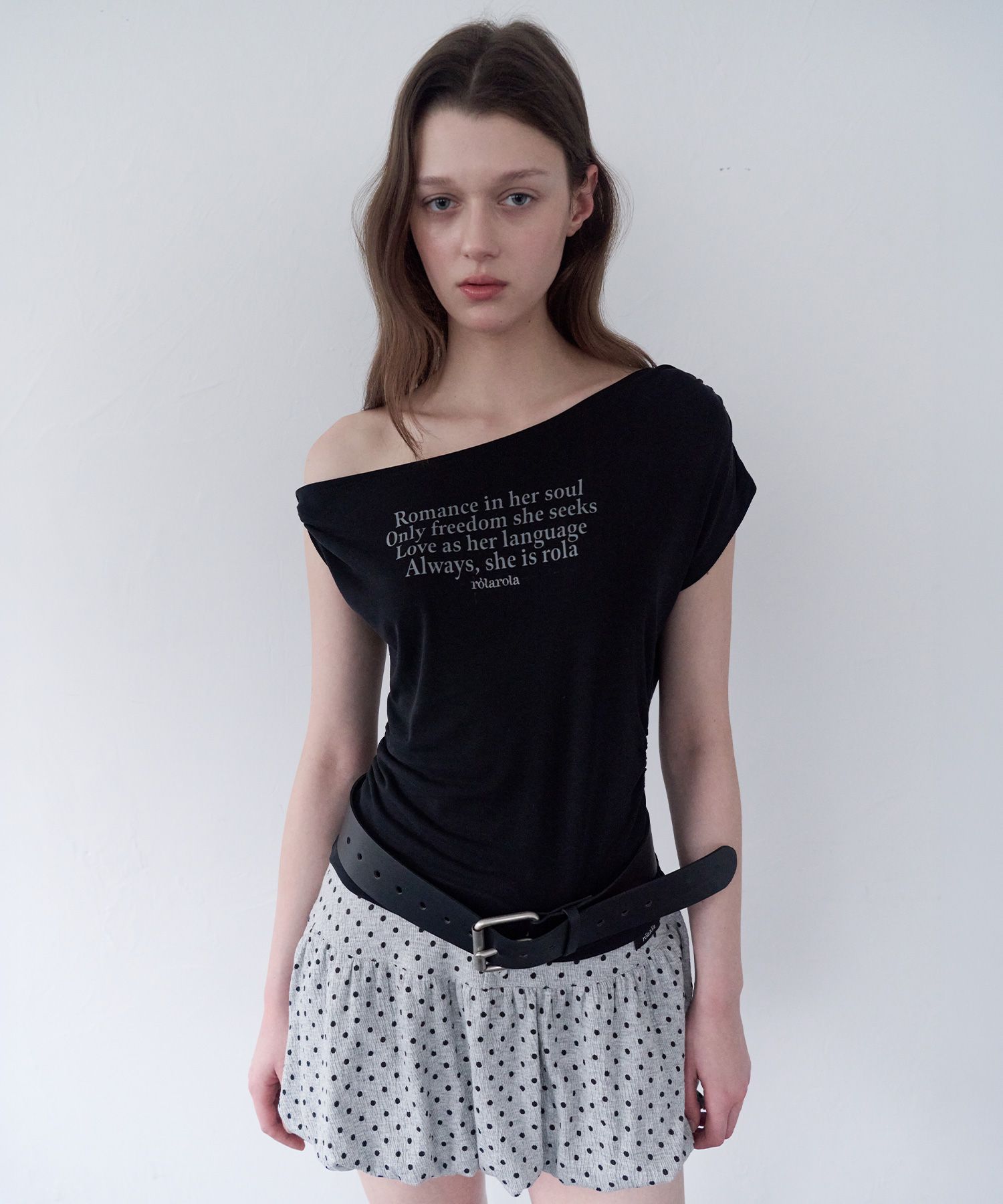 MUSINSA | ROLAROLA LETTERING DRAPE OFF SHOULDER T-SHIRT BLACK