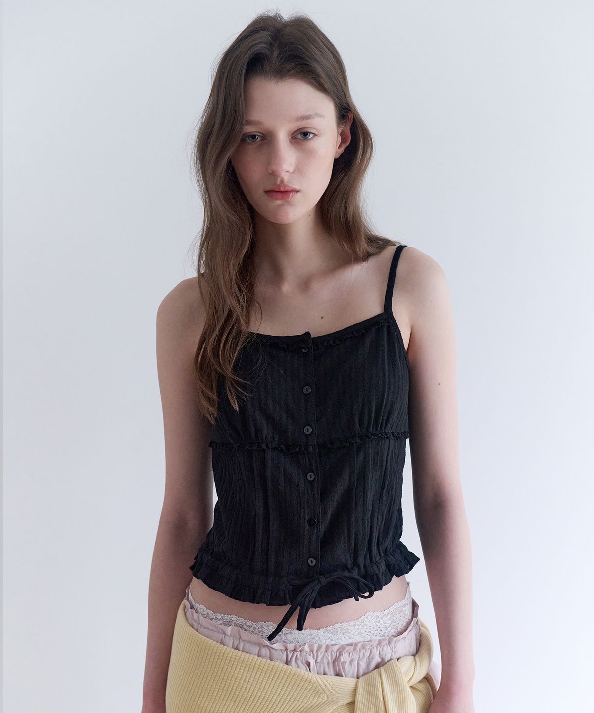 로라로라(ROLAROLA) PINTUCK LACE CROP SLEEVELESS BLOUSE BLACK