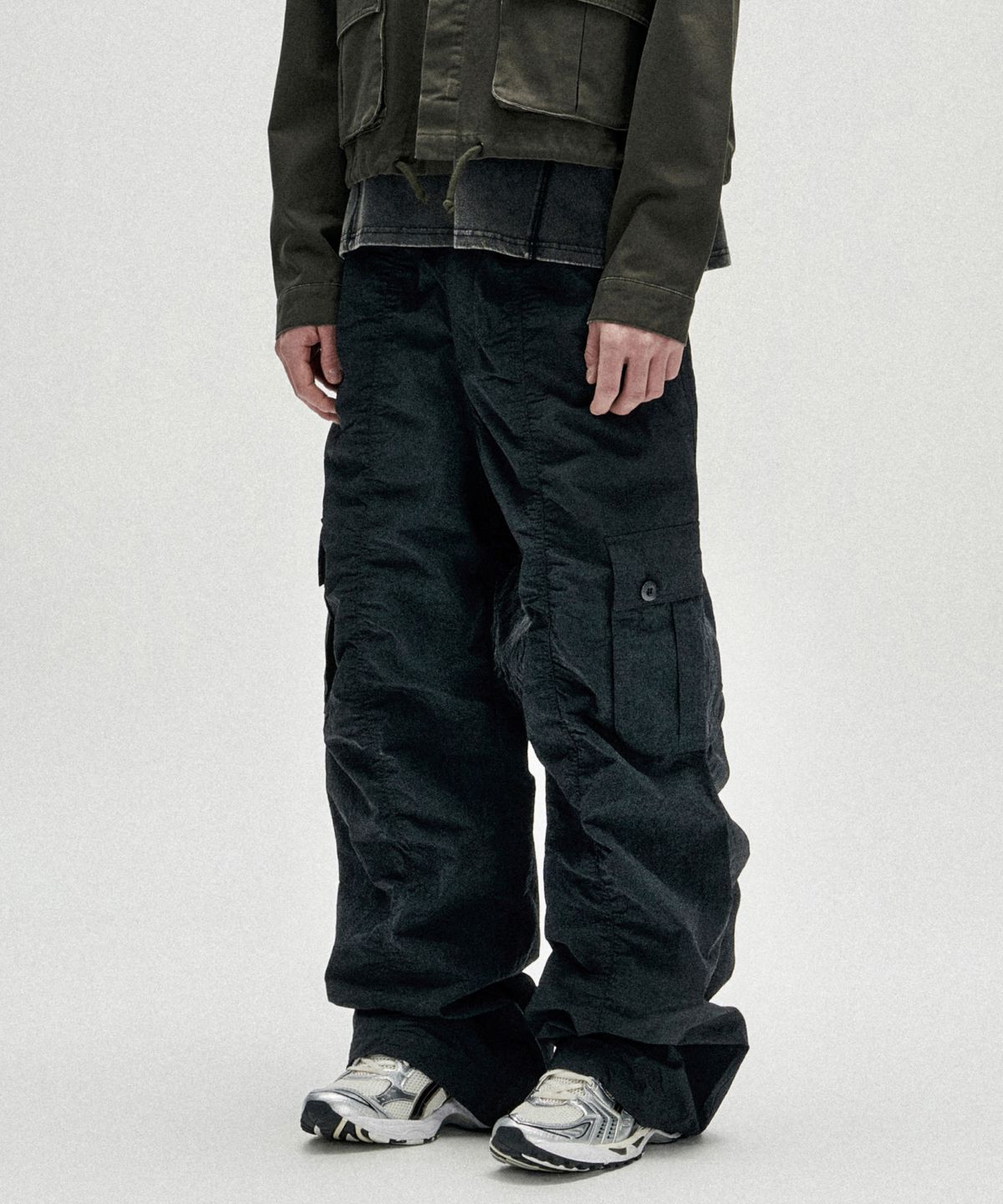 낫포너드(NOT4NERD) Contour Shirring Nylon Cargo Pants - Black