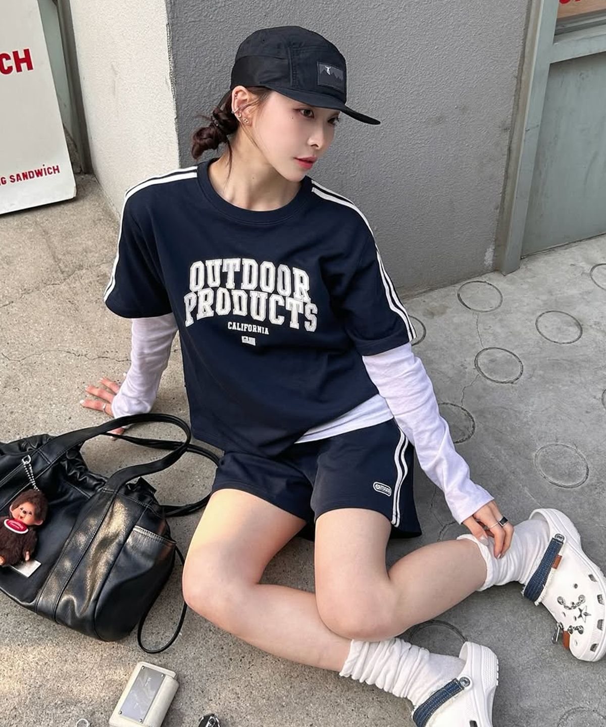 아웃도어 프로덕츠(OUTDOOR PRODUCTS) 여성 아치로고 트랙 티셔츠 (네이비)