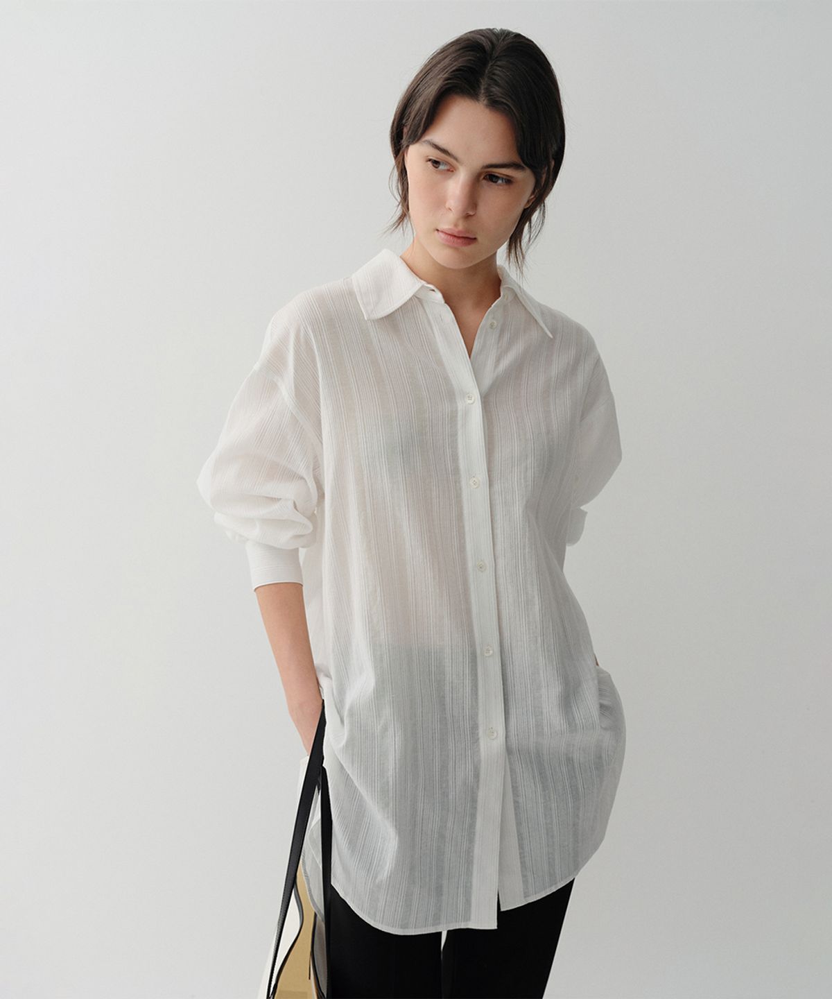 이아(EAAH) COTTON STRIPE LONG SHIRT (WHITE)