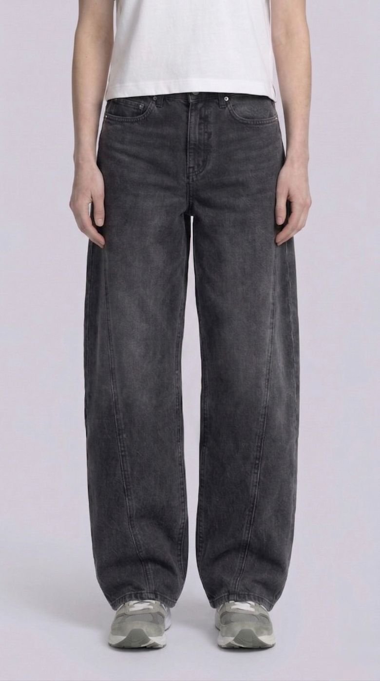Side Cut Barrel Jeans