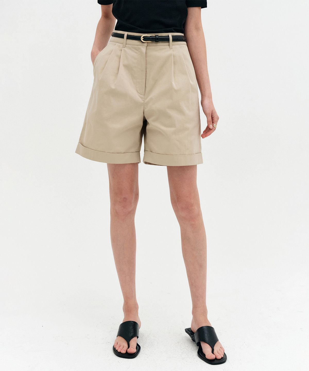 룩캐스트(LOOKAST) 클라리 턴업 하프 팬츠_베이지 / CLARIE TURN-UP HALF PANTS_BEIGE