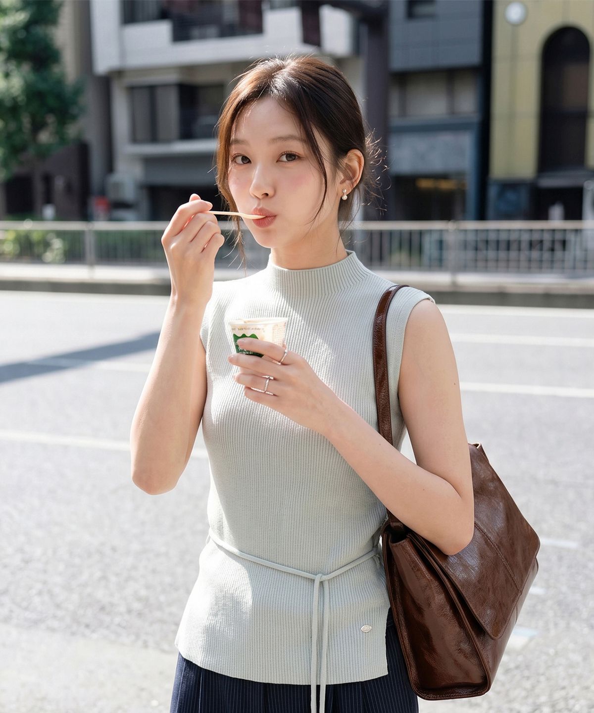 룩캐스트(LOOKAST) 오리안 모크넥 슬림 슬리브리스 니트 탑_민트 / ORIANE MOCK NECK SLIM SLEEVELESS KNIT TOP_MINT