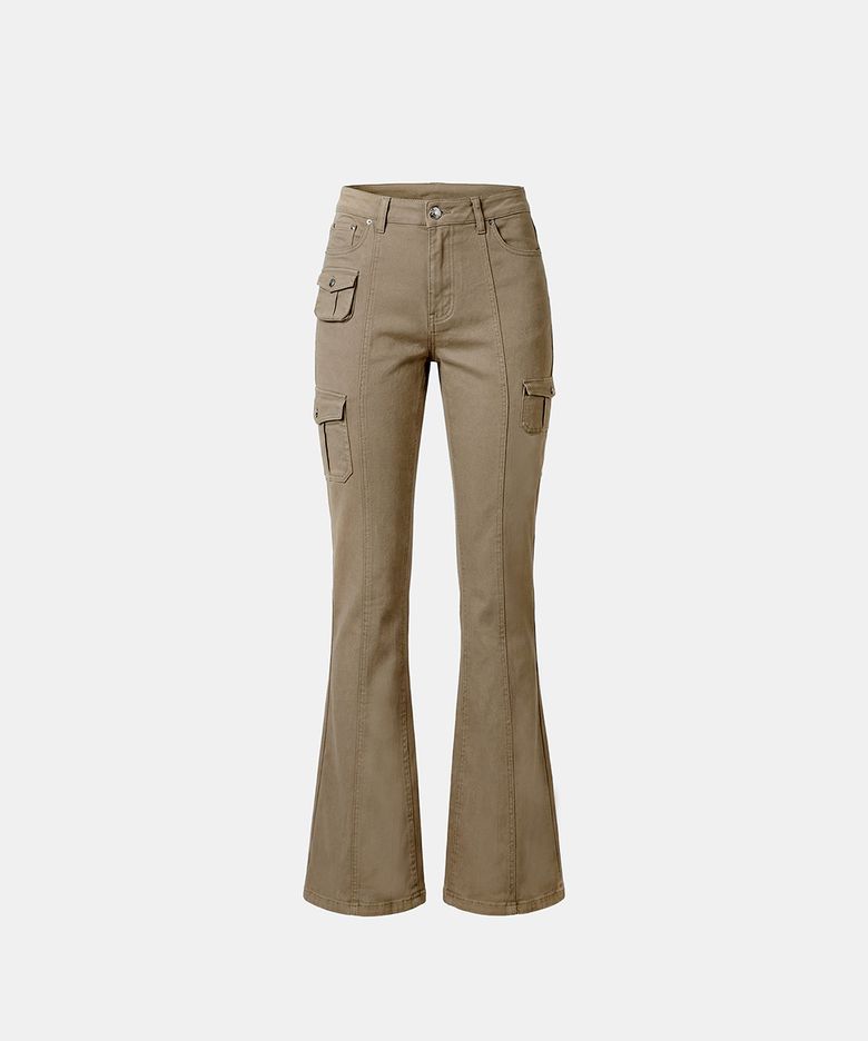 109 Low-Rise Cargo Bootcut Pants - Beige