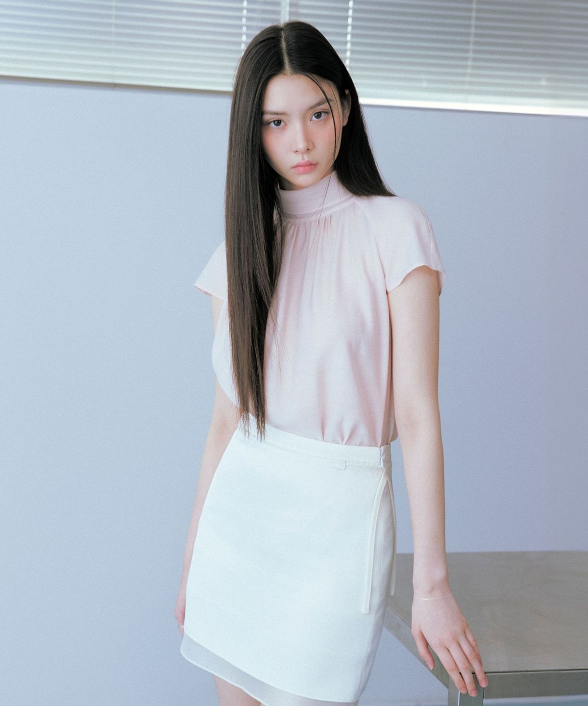 로엠(ROEM) 시스루 레이어드 미니 스커트 RMWHG25R11