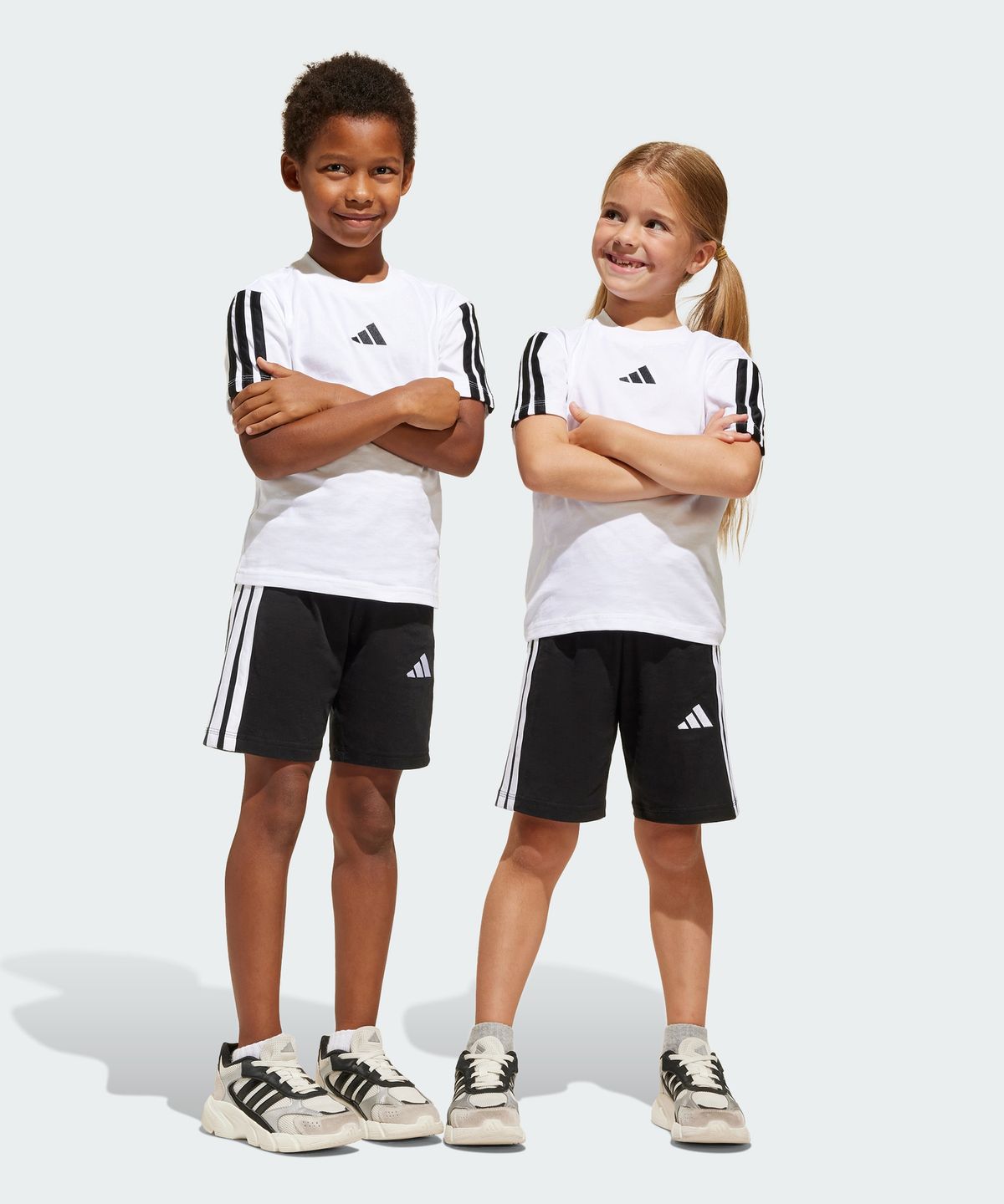 아디다스 키즈(ADIDAS KIDS) 에센셜 티 세트 키즈 JE1401