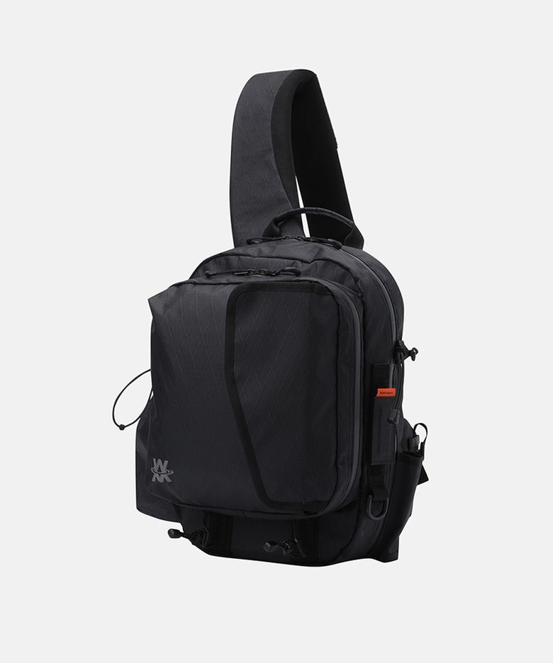 [적립금 5%] WM 익스퍼트 X-pac 슬링 백 8NBDX26302BLK