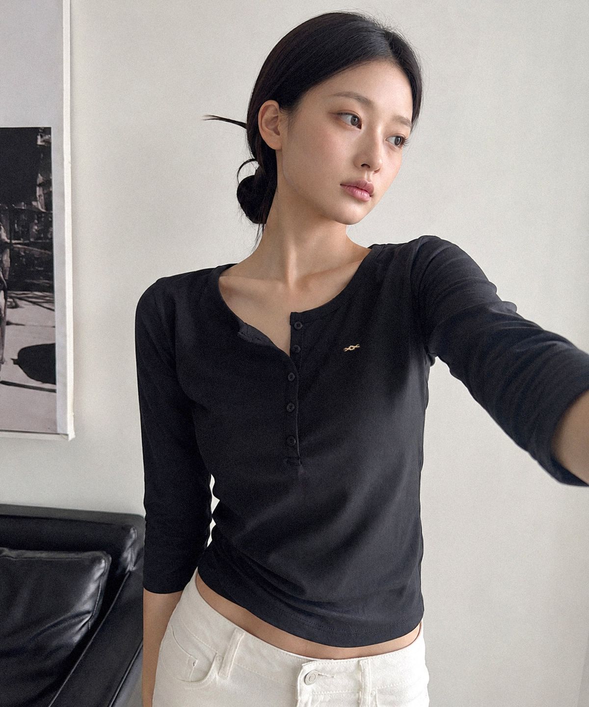 매고렌 서울(MAGORENSEOUL) 헨리넥 3/4 슬리브 블랙