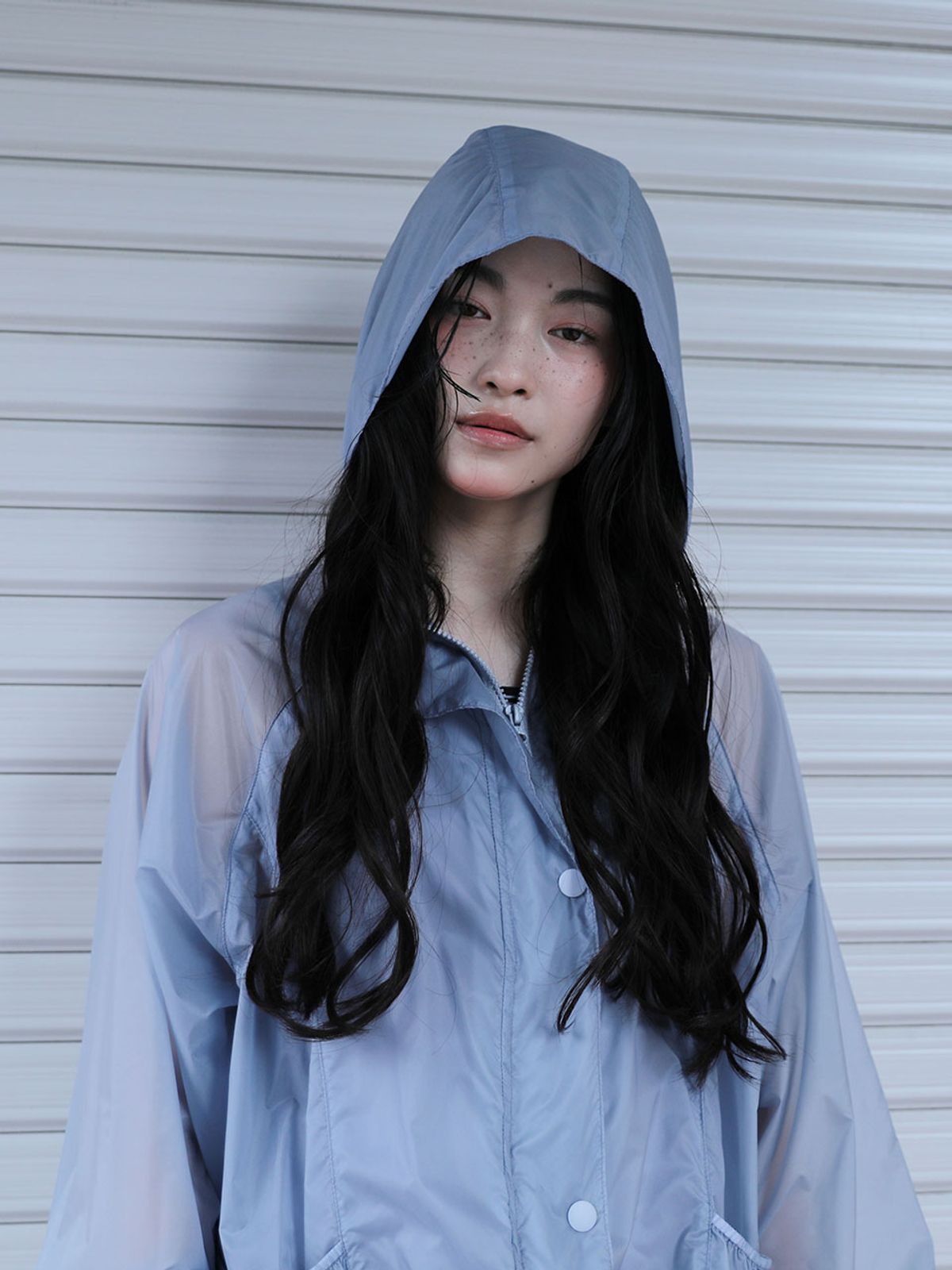 어글리쉐도우(UGLYSHADOW) 샤이닝 러플 윈드브레이커 자켓(블루)