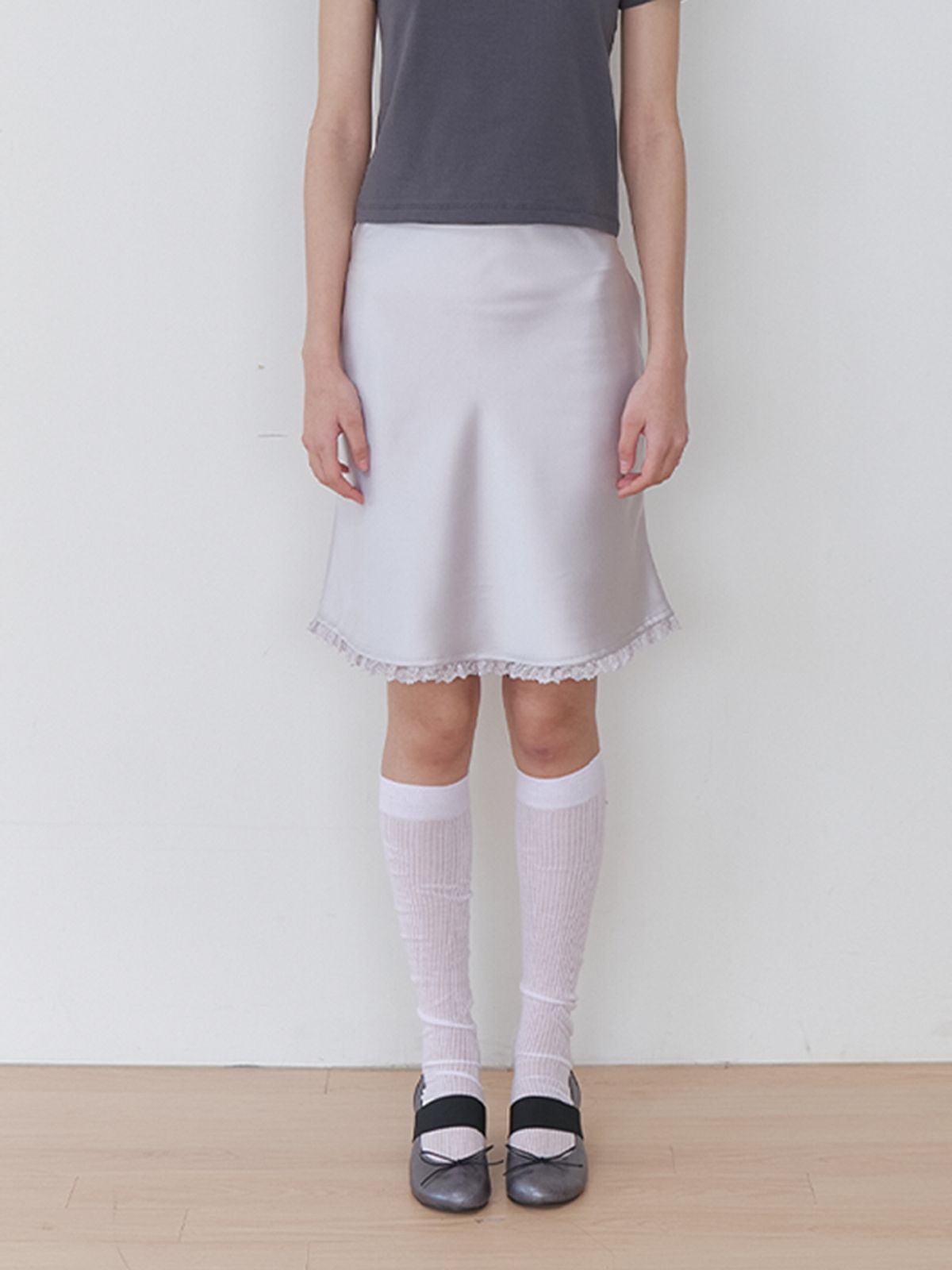 카인더베이비(KINDABABY) satin lace mini skirt - pearl silver