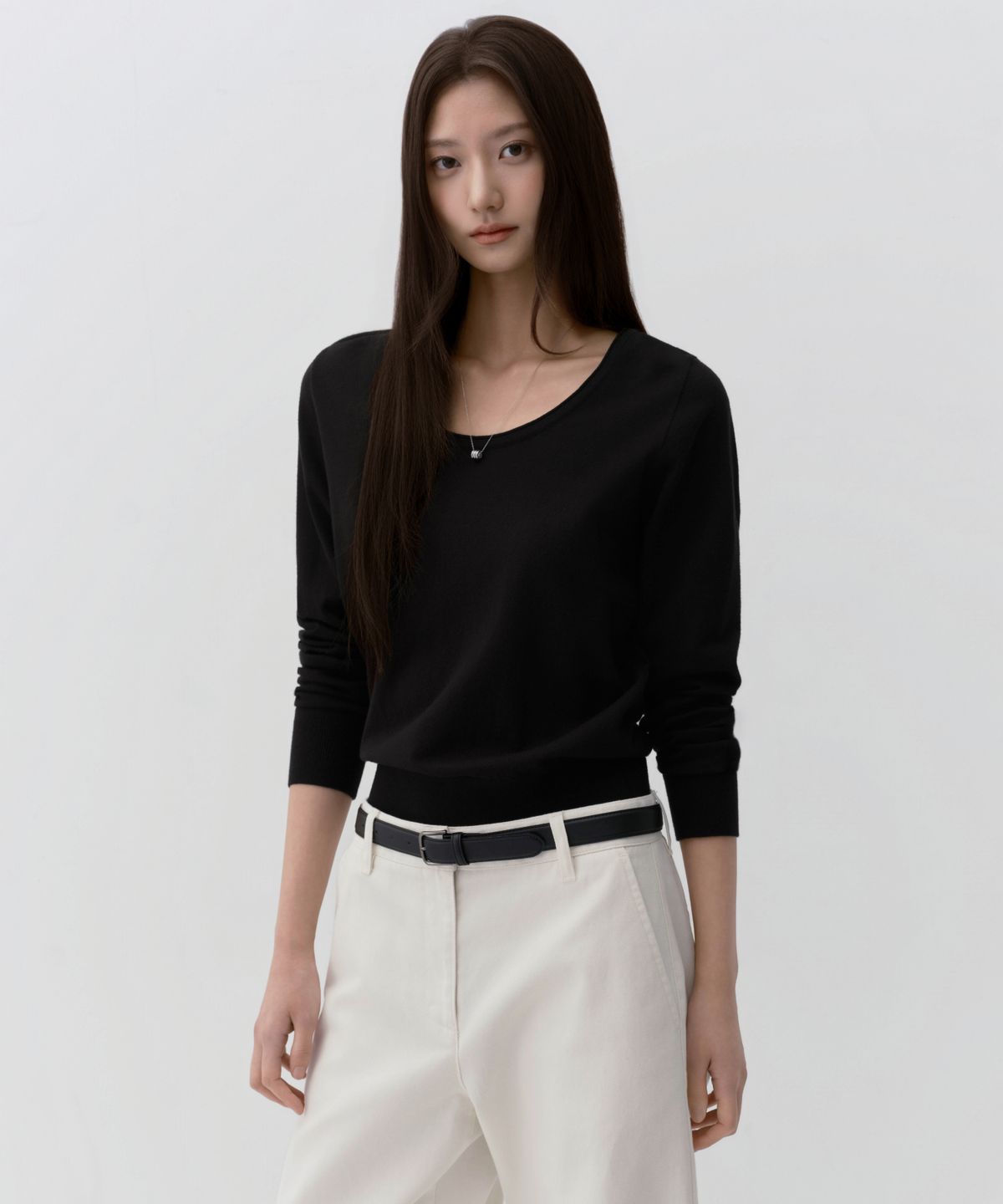 무신사 스탠다드 우먼(MUSINSA STANDARD WOMAN) 우먼즈 에센셜 스쿱 넥 니트 [블랙]