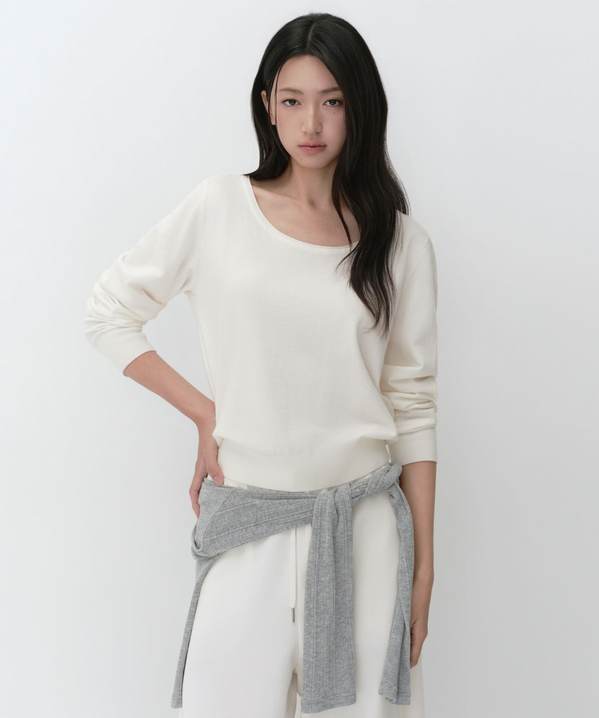 무신사 스탠다드 우먼(MUSINSA STANDARD WOMAN) 우먼즈 에센셜 스쿱 넥 니트 [아이보리]