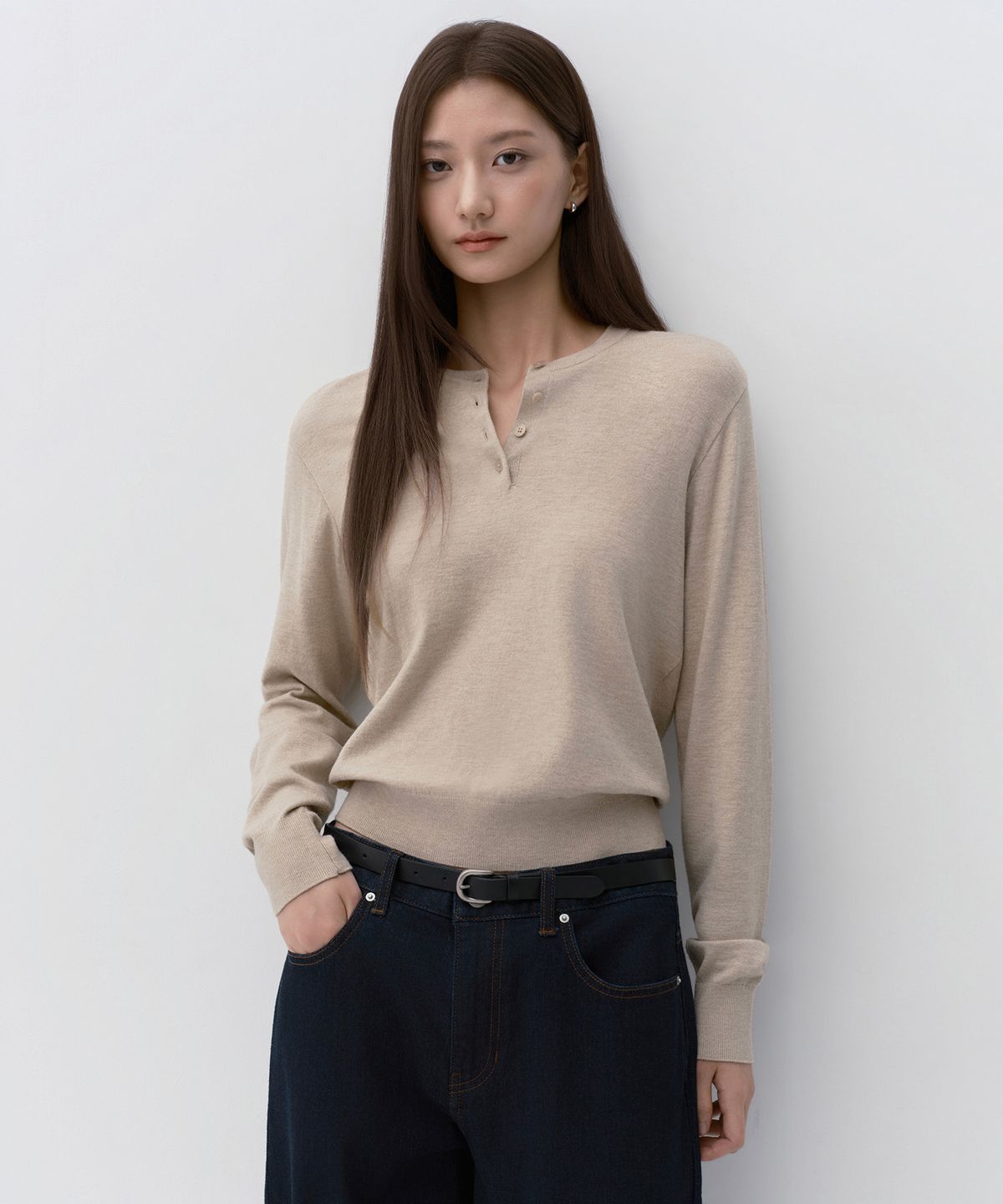 무신사 스탠다드 우먼(MUSINSA STANDARD WOMAN) 우먼즈 에센셜 헨리 넥 니트 [헤더 라이트 베이지]