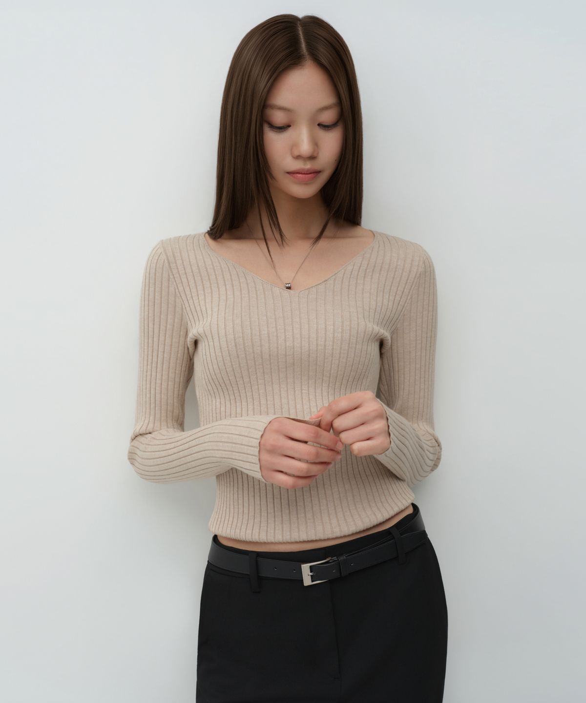 무신사 스탠다드 우먼(MUSINSA STANDARD WOMAN) 우먼즈 와이드 리브드 슬림 브이 넥 니트 [라이트 베이지]