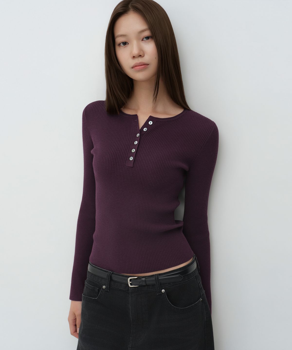 무신사 스탠다드 우먼(MUSINSA STANDARD WOMAN) 우먼즈 리브드 슬림 헨리 넥 니트 [플럼]