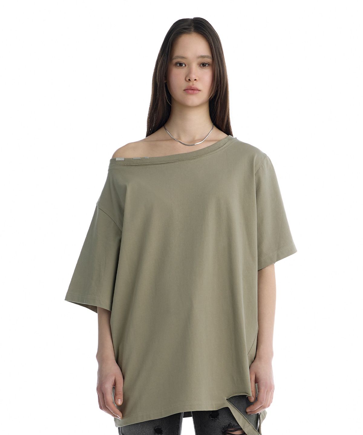 트리밍버드(TREEMINGBIRD) Off-Shoulder Raw Edge T-Shirt [ Khaki ]