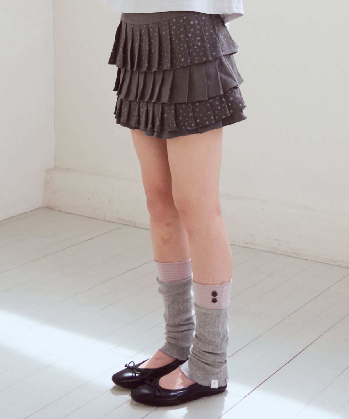 오피쉬(OAFISH) Stripe Flower Leg Warmer, Gray