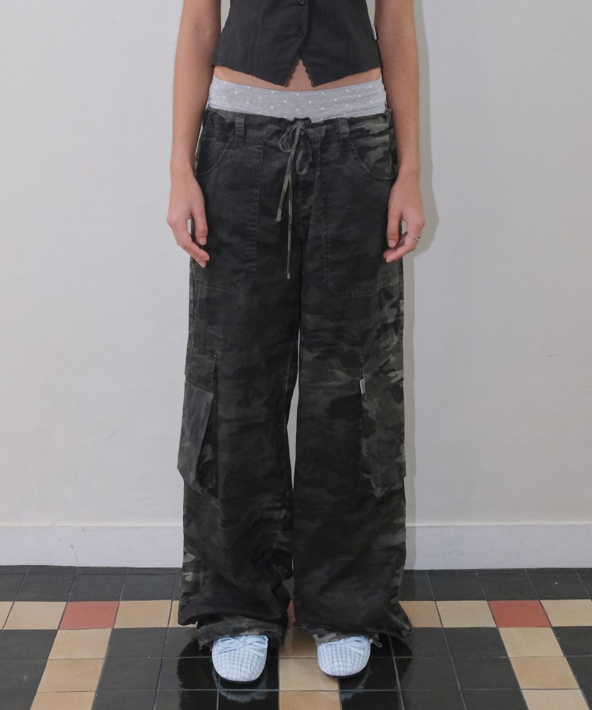 오디너리 홀리데이(ORDINARY HOLIDAY) CAMOUFLAGE CARGO WIDE PANTS [CAMOUFLAGE]