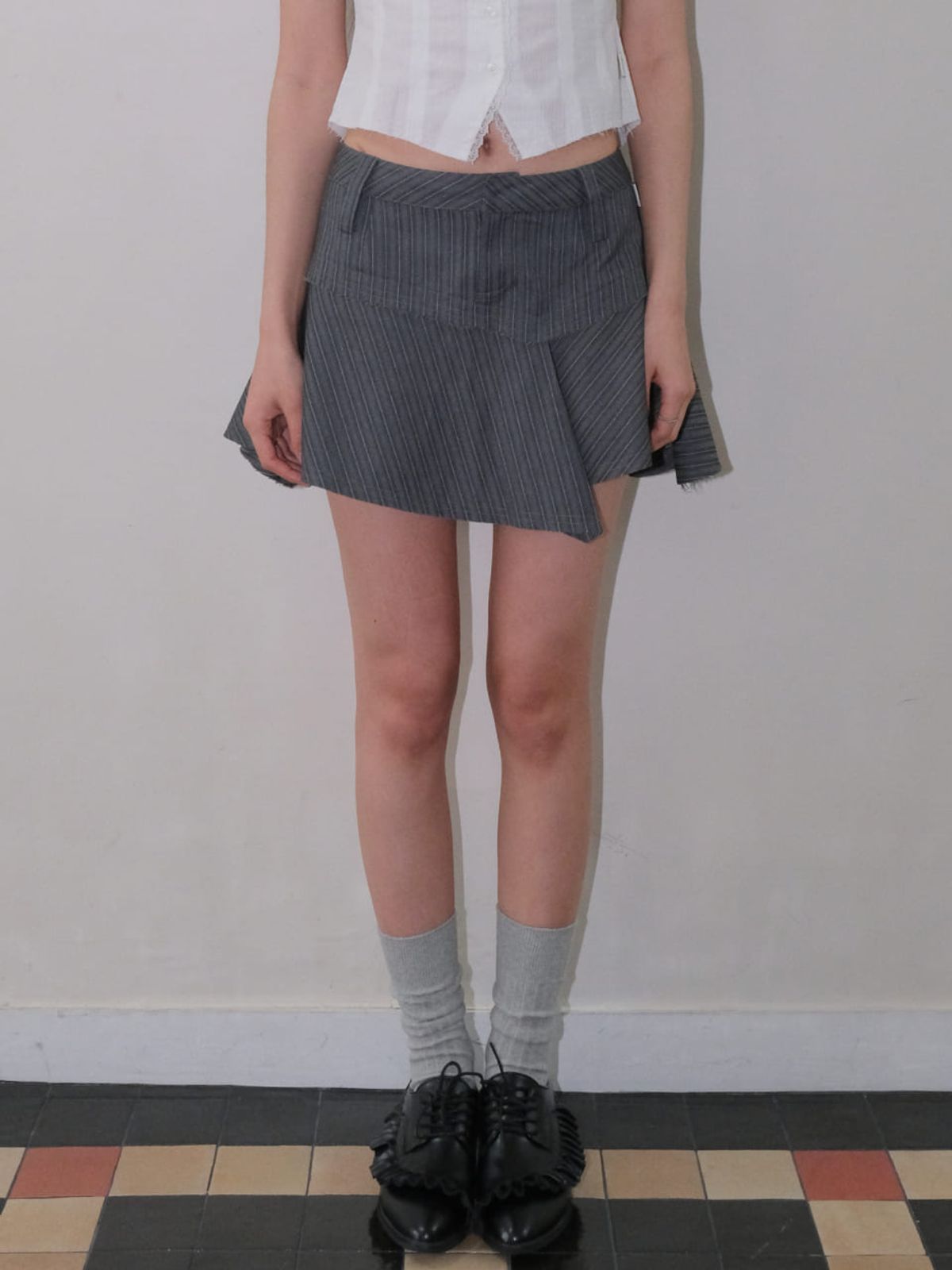 오디너리 홀리데이(ORDINARY HOLIDAY) STRIPE FLARE SKIRT [CHARCOAL]
