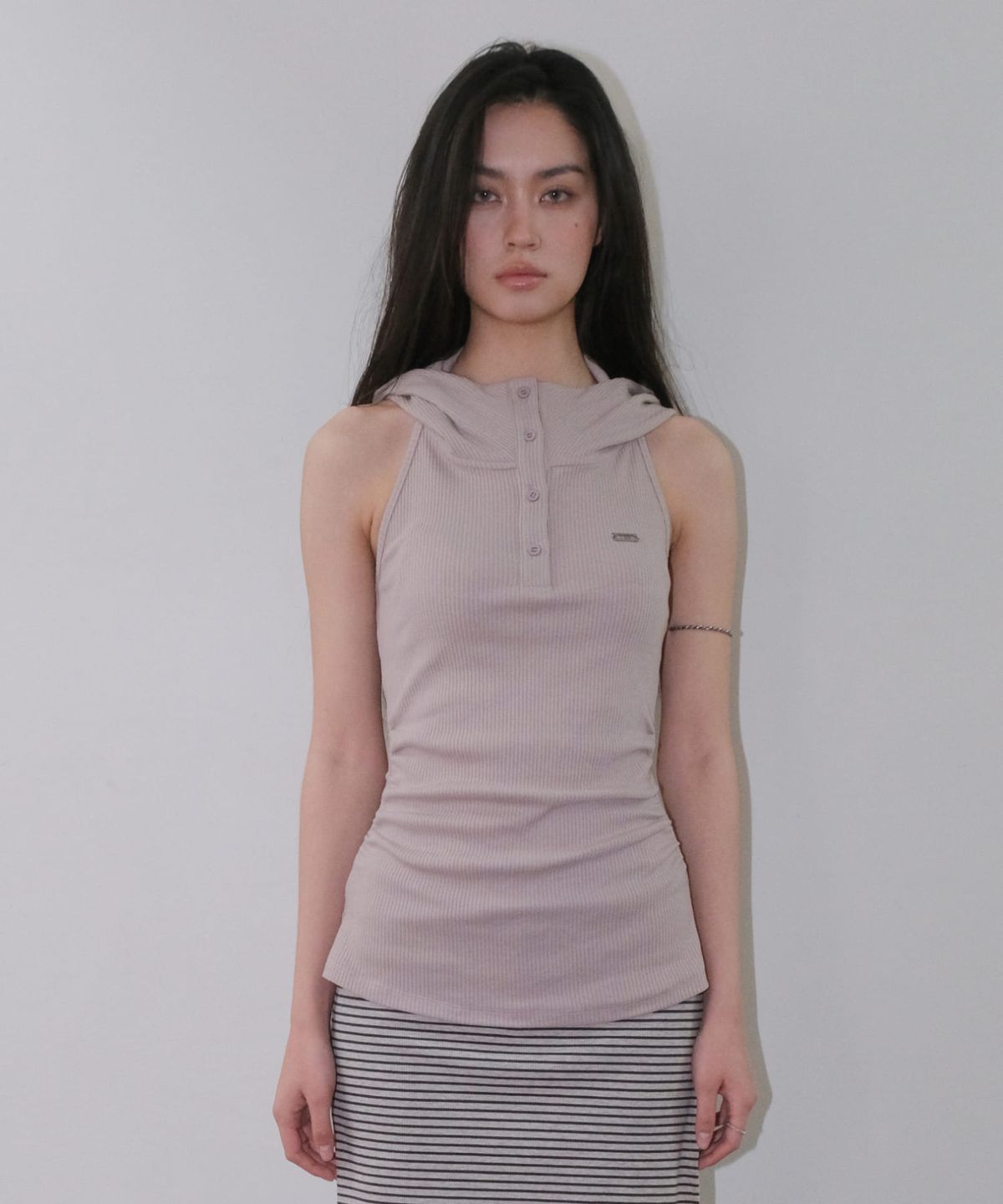 오디너리 홀리데이(ORDINARY HOLIDAY) SLEEVELESS HOODIE [BEIGE]