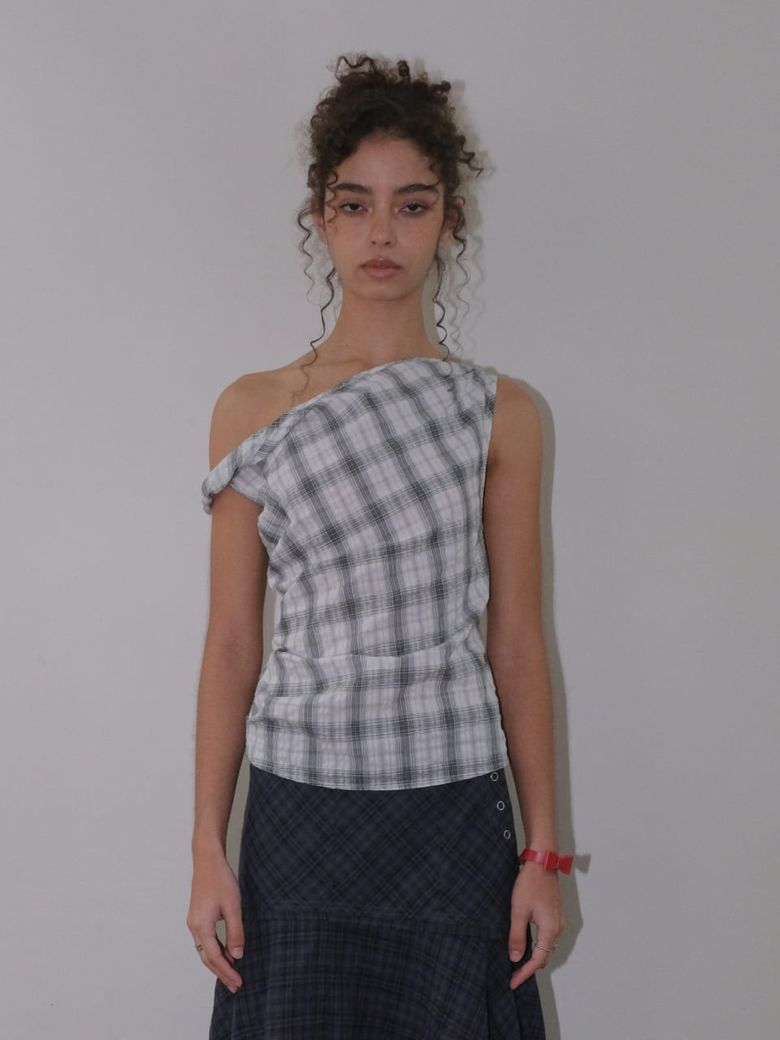 UNBALANCE SLEEVE TOP [WHITE]
