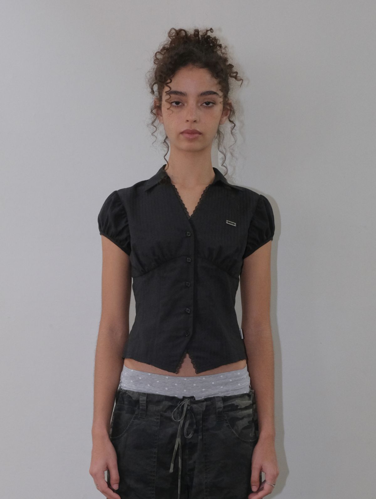 오디너리 홀리데이(ORDINARY HOLIDAY) LACE TRIMMING SHIRTS [BLACK]