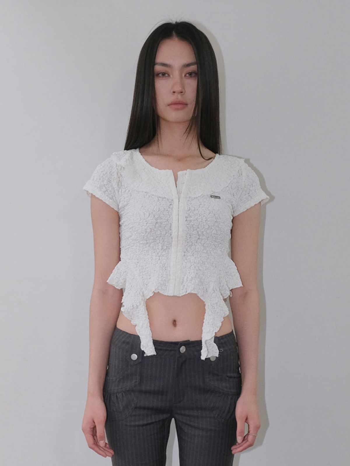 오디너리 홀리데이(ORDINARY HOLIDAY) RUFFLE WRINKLE BLOUSE [IVORY]