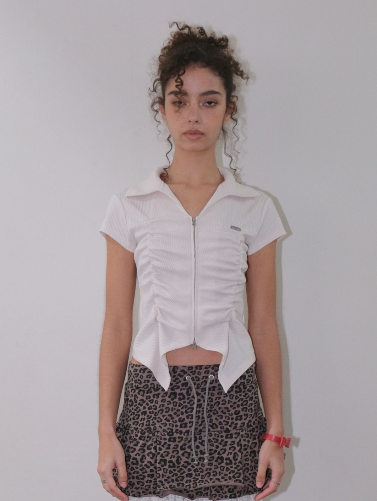 오디너리 홀리데이(ORDINARY HOLIDAY) SHIRRING ZIP-UP [IVORY]