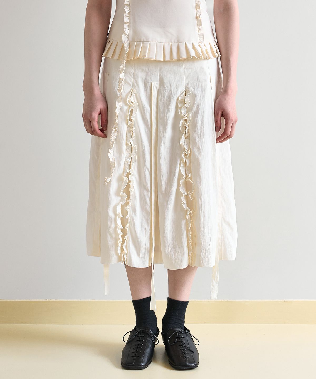 바하윤(BAHAYOON) RUFFLE RIBBON SKIRT (IVORY)