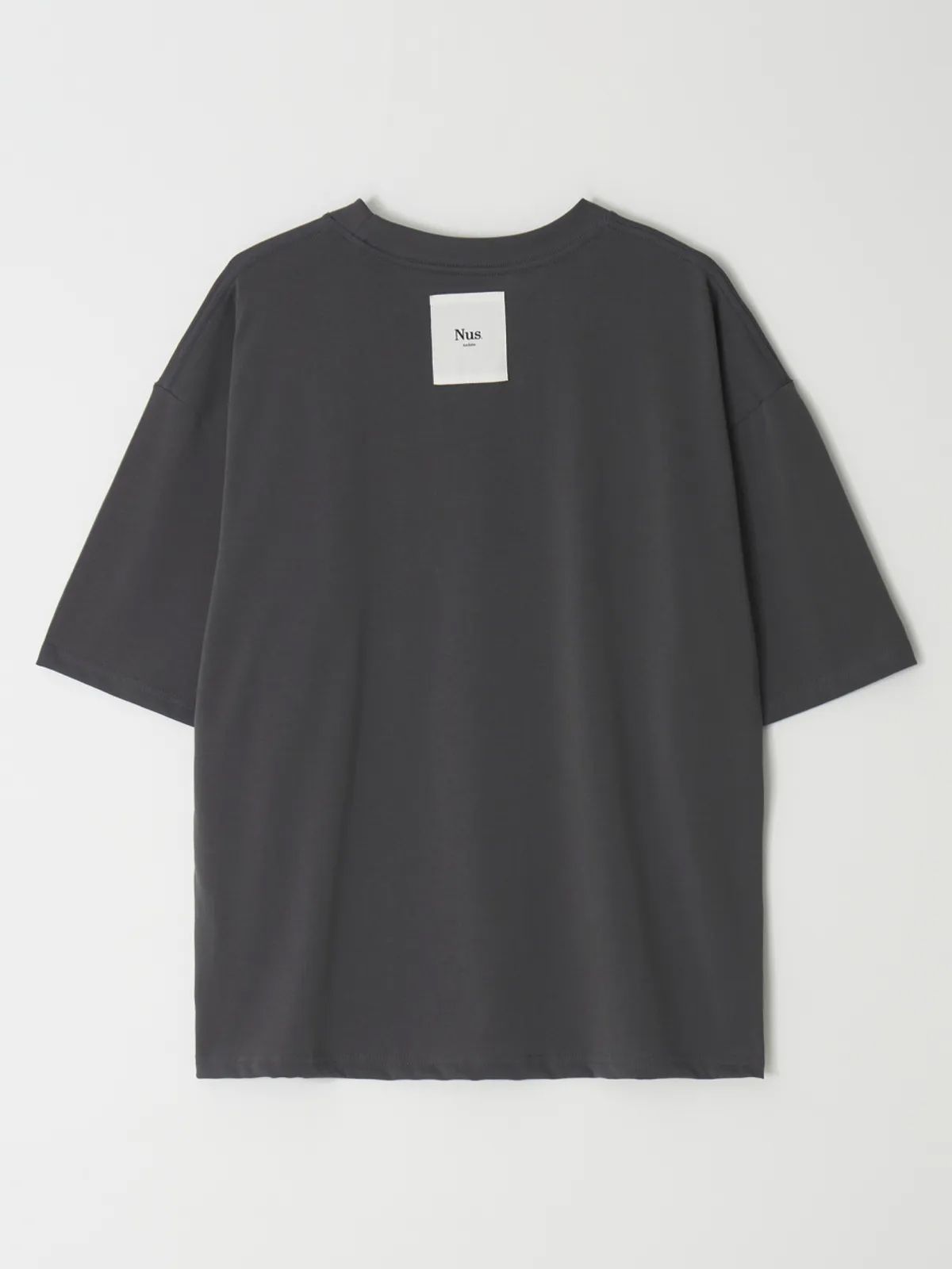 너스(NUS) YEI Back Patch 1/2 TEE 차콜