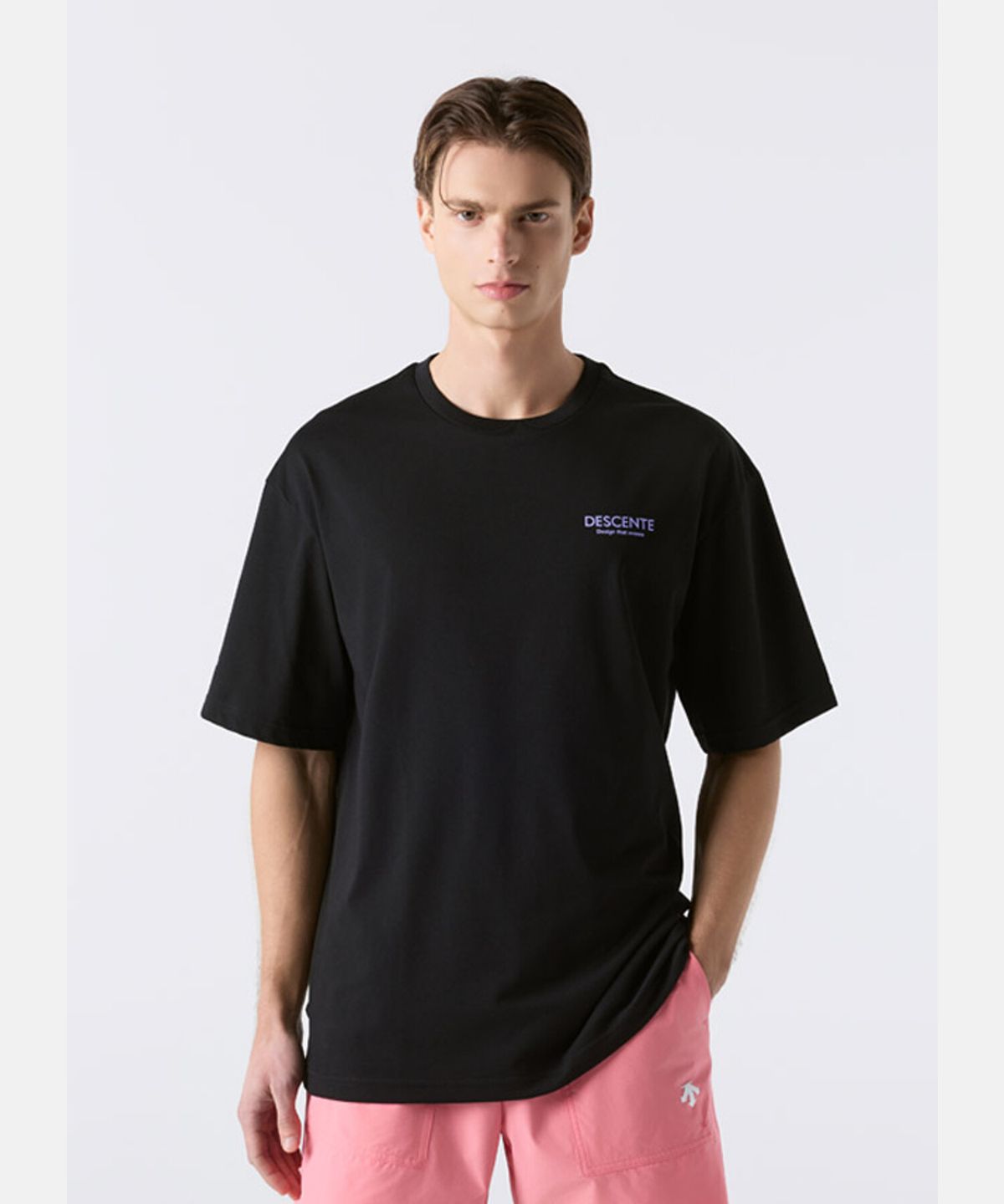 데상트(DESCENTE) 무브먼트 백그래픽 반팔 티셔츠 블랙 SR211ETS55