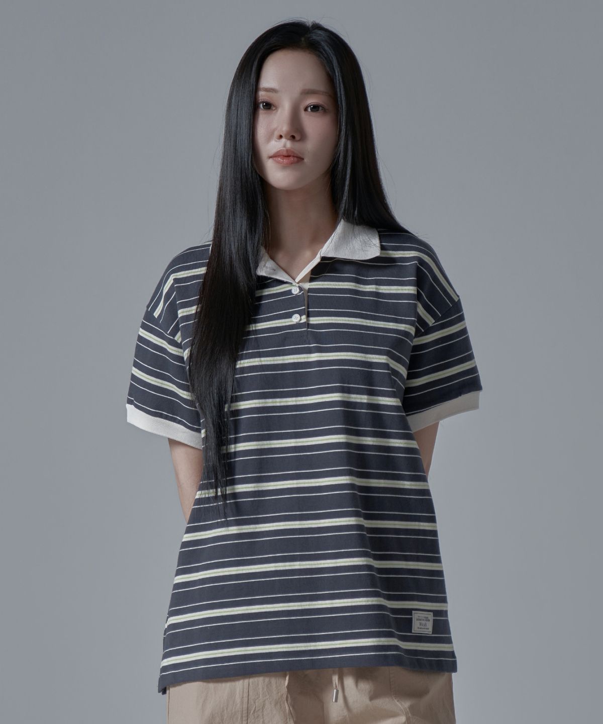 와르 포 우먼(WAARFORWOMAN) WT-61 럭비 하프 카라 반팔 티셔츠_차콜