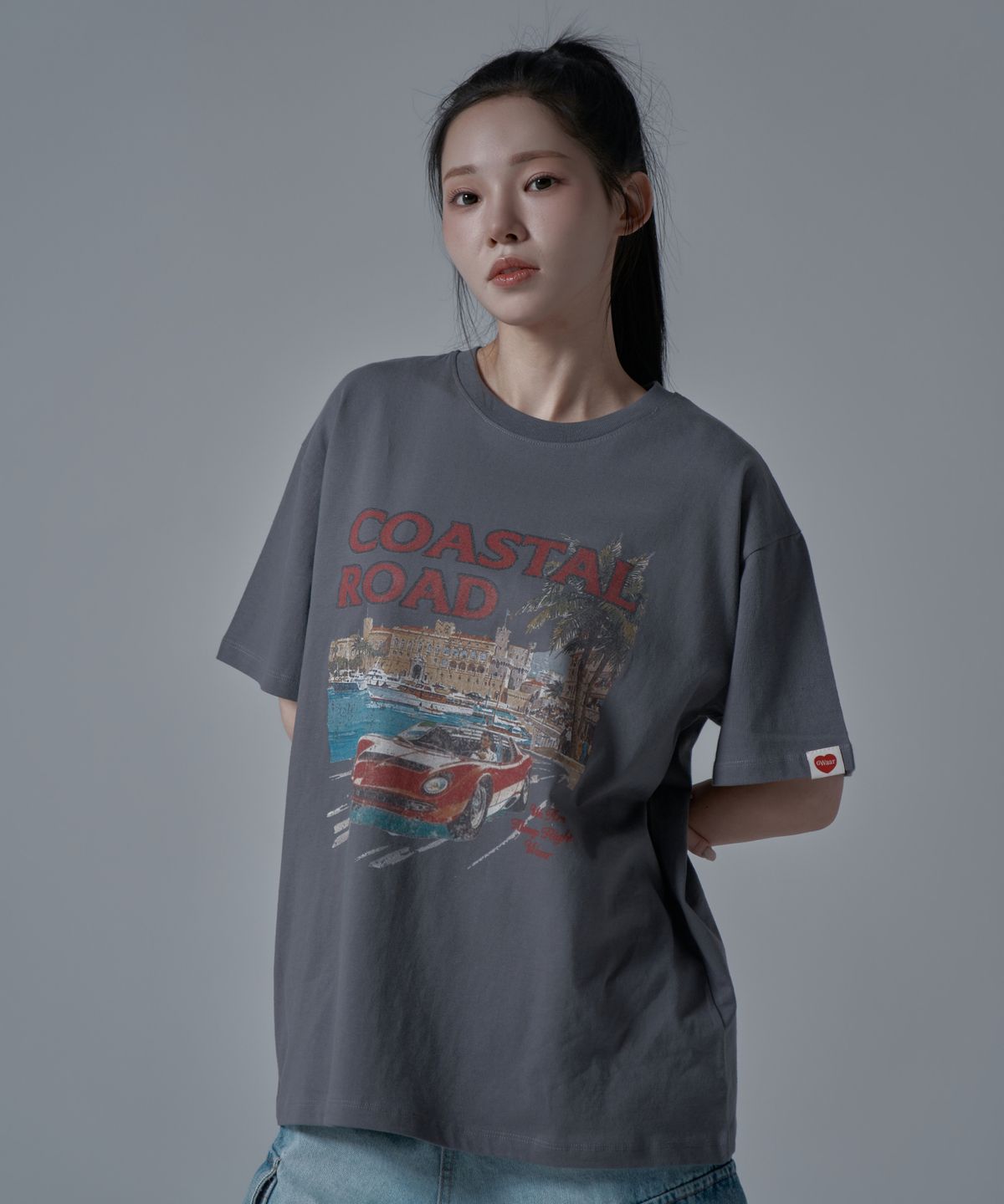 와르 포 우먼(WAARFORWOMAN) WT-67 코스탈 오버핏 반팔 티셔츠_차콜