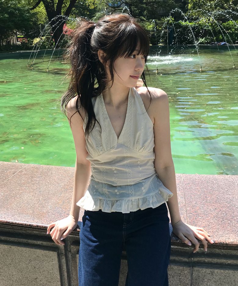 펀칭 레이스 홀터넥 슬리브리스 ( 크림 )