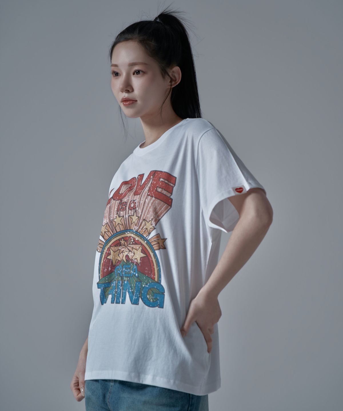 와르 포 우먼(WAARFORWOMAN) WT-73 러브 반팔 티셔츠_화이트