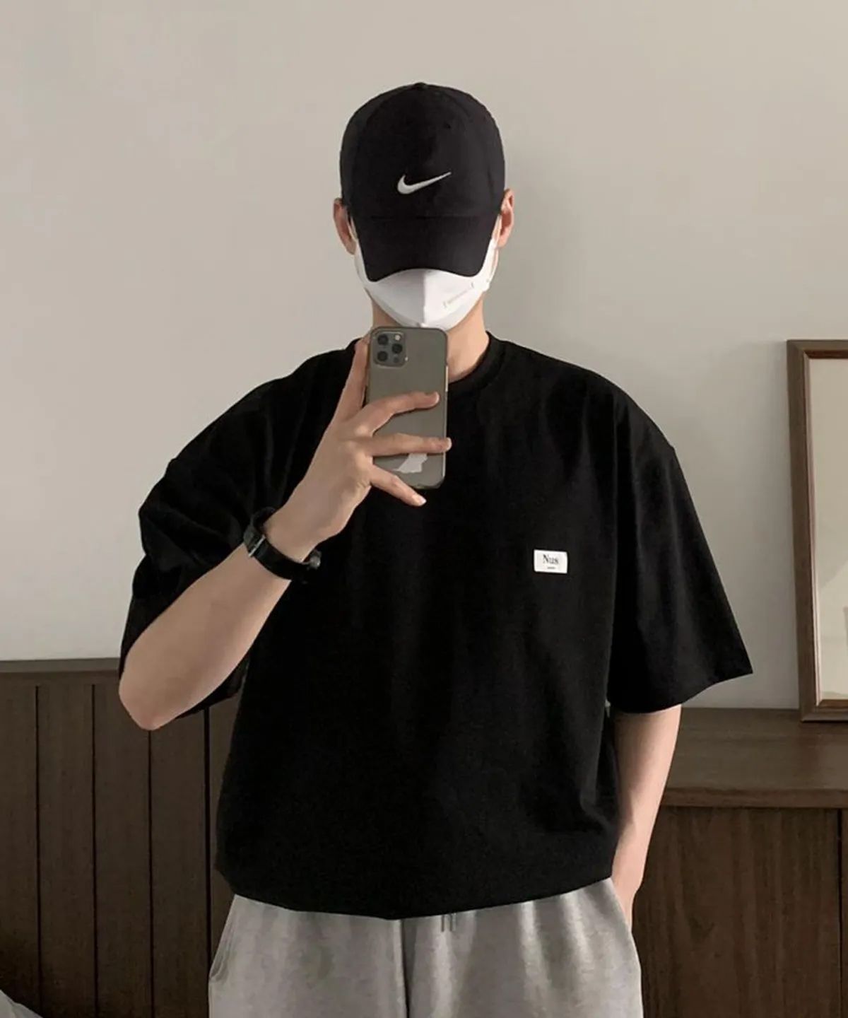 너스(NUS) YEI Patch 1/2 Tee 블랙
