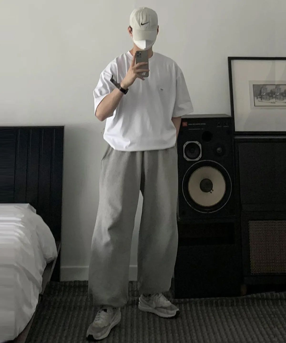 너스(NUS) YEI Patch 1/2 Tee 화이트