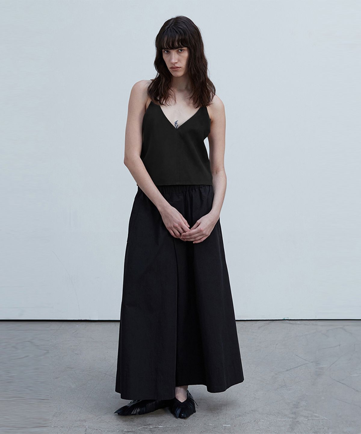 베르데마르(VERDEMAR) Suede V-Neck Bustier Top_Black