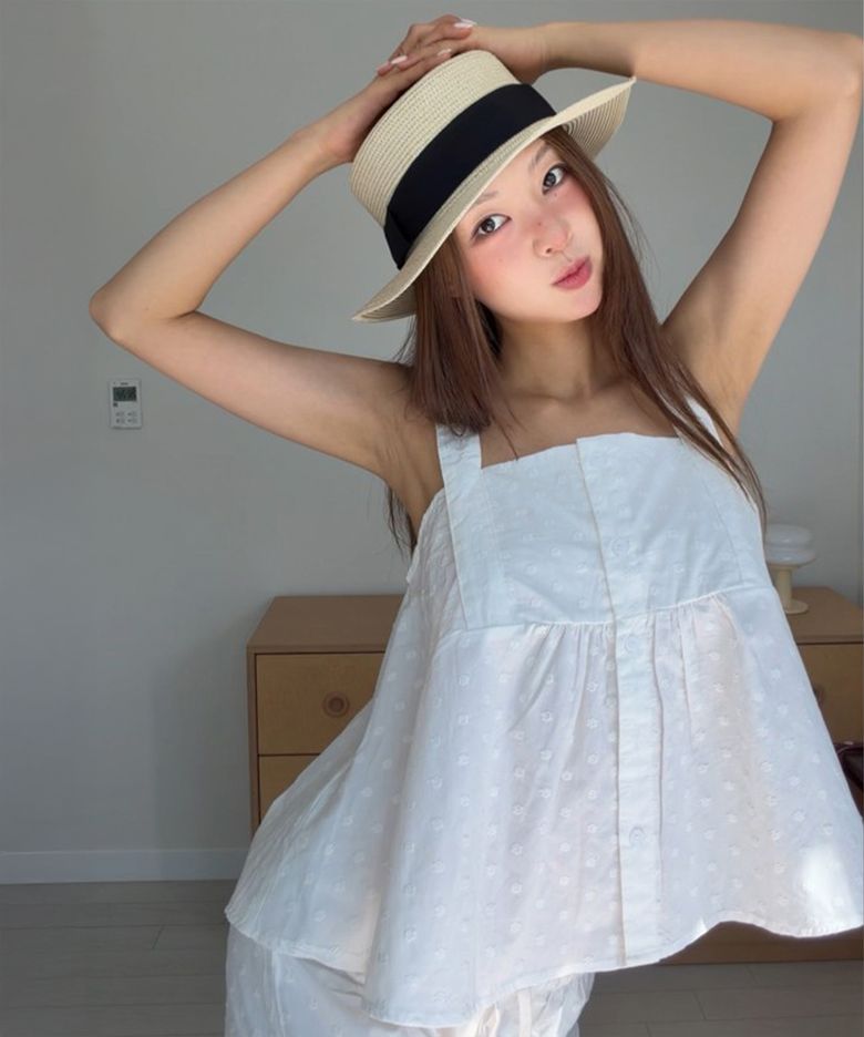 퓨어 플라워 레이스 블라우스