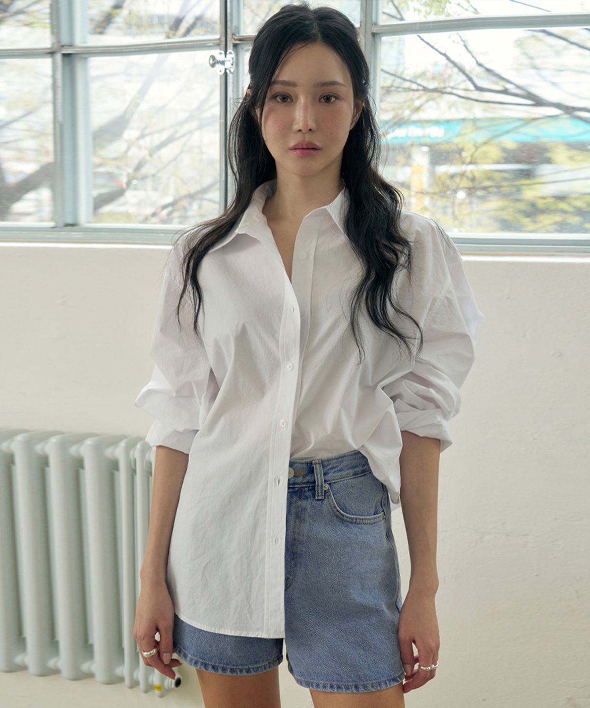 모르브13(MORVE13) 시그니처 센티르 자수 셔츠(화이트)