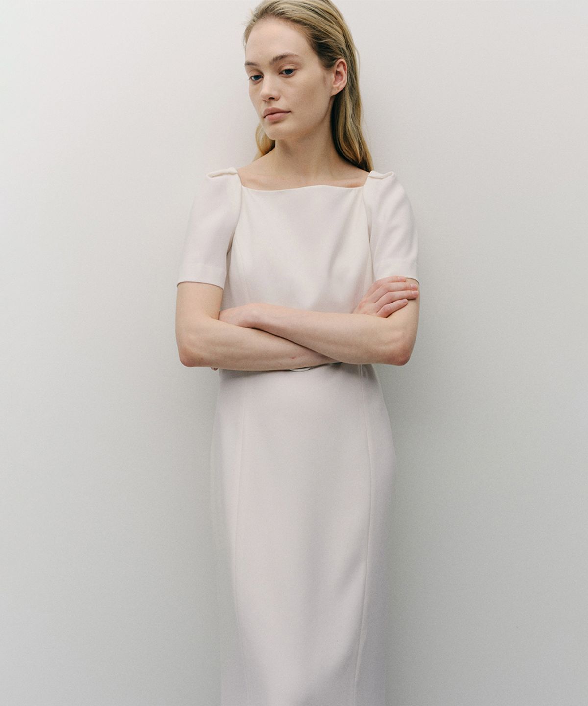 이아(EAAH) TUCK SLEEVE BELTED DRESS (IVORY)