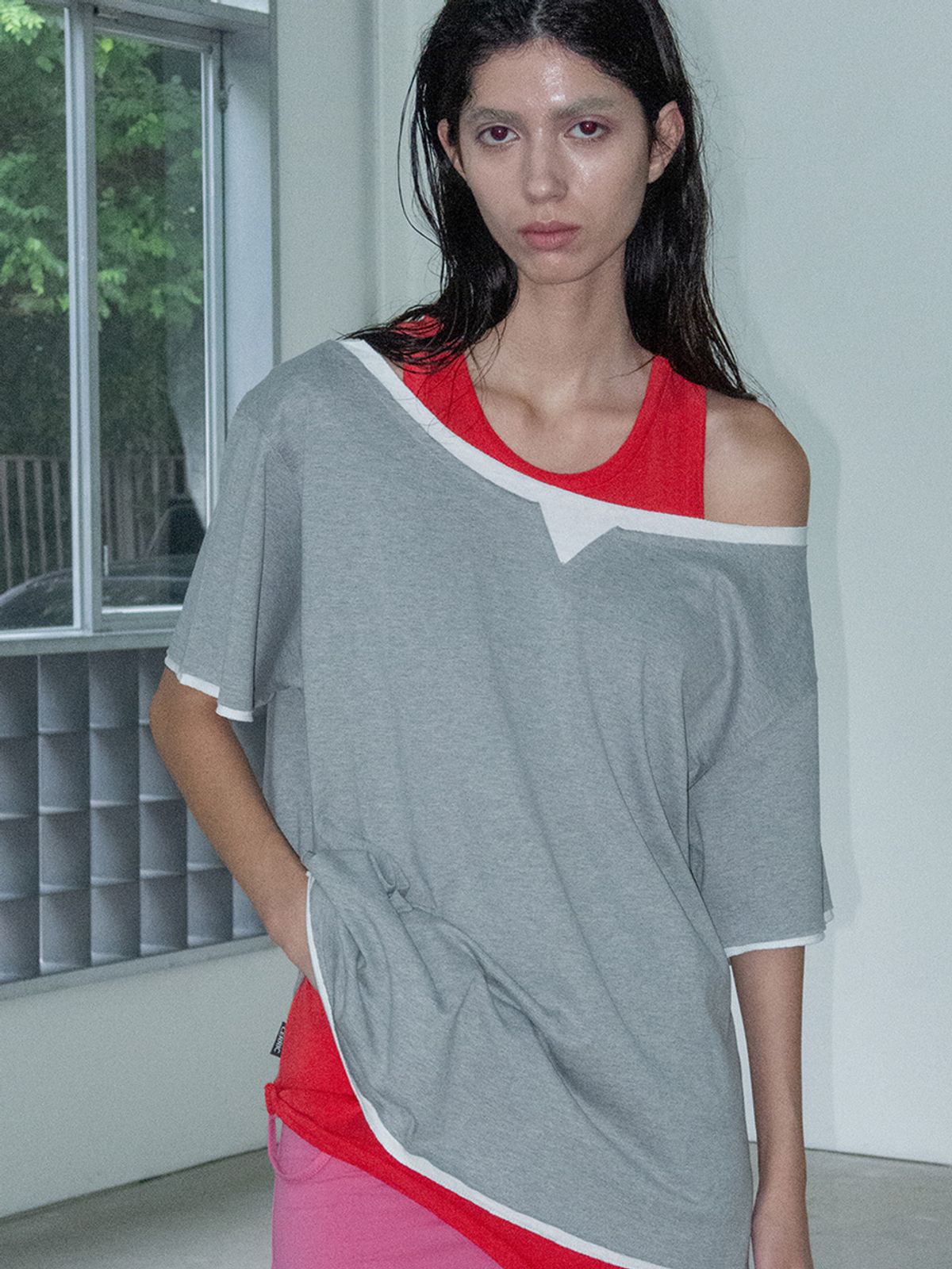 세릭(CERRIC) V-Slit Layered Top _ Gray