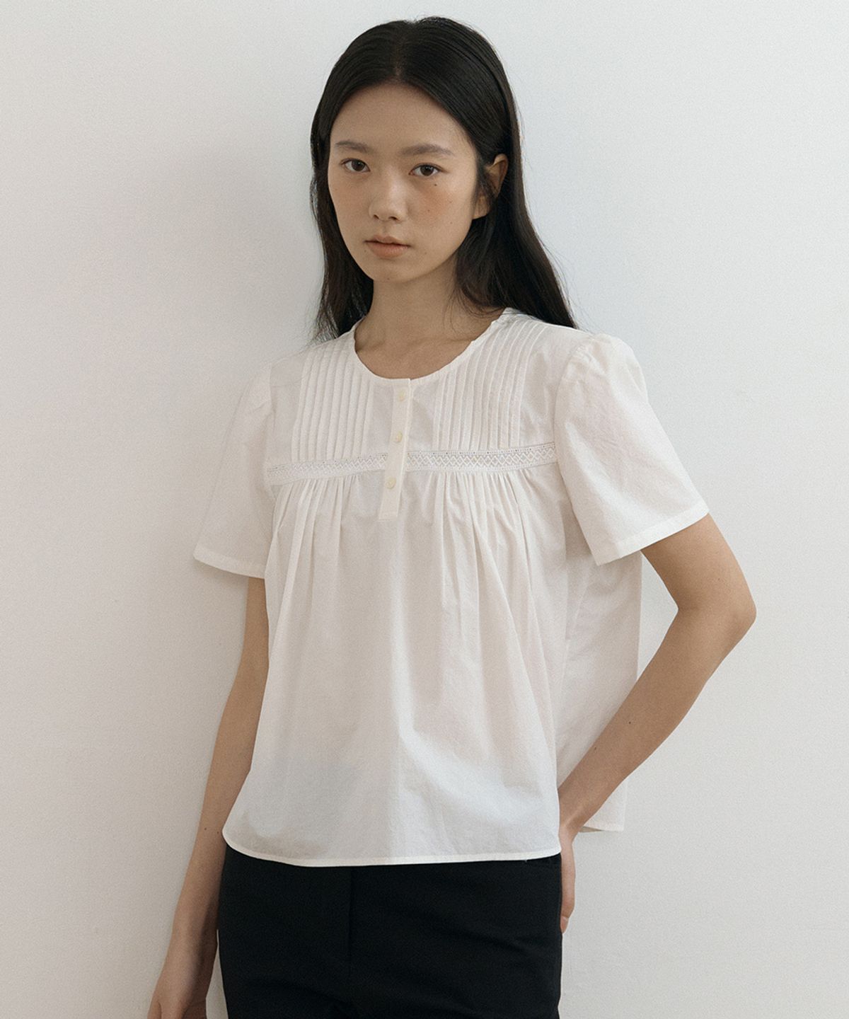 링서울(LINGSEOUL) pleats shirring blouse-ivory