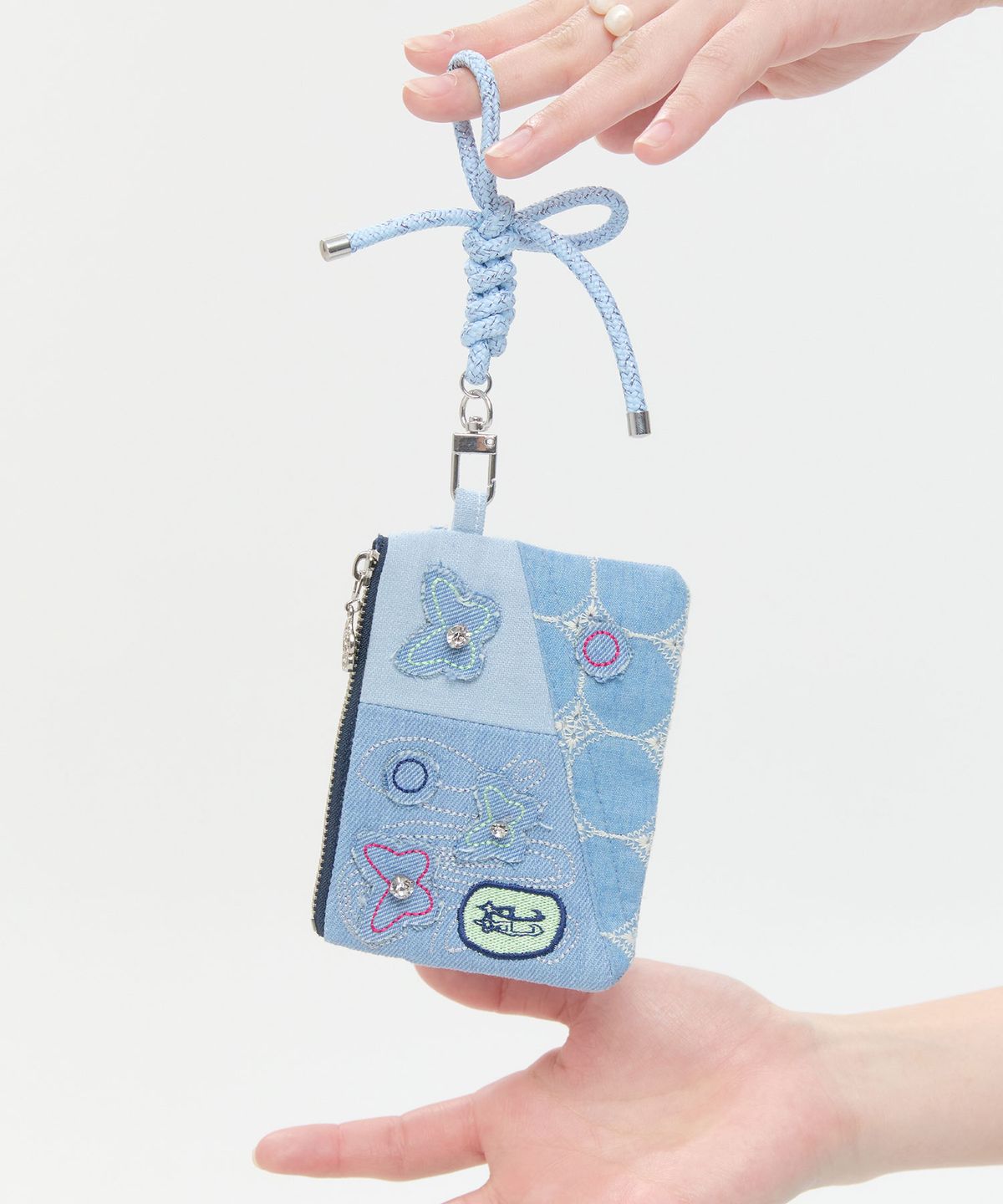 타입서비스(TYPESERVICE) Embroidered Patch Denim Wallet [Blue]