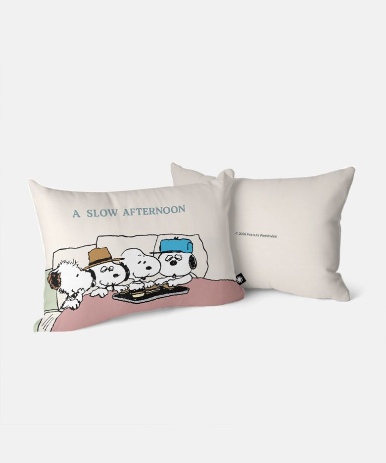 SNOOPY & HIS SIBLINGS Slow Afternoon 베개 커버