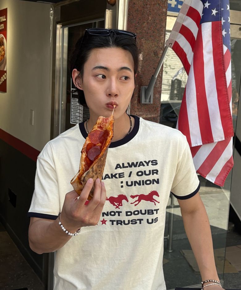 Runing horse Ringer T-shirts IVORY