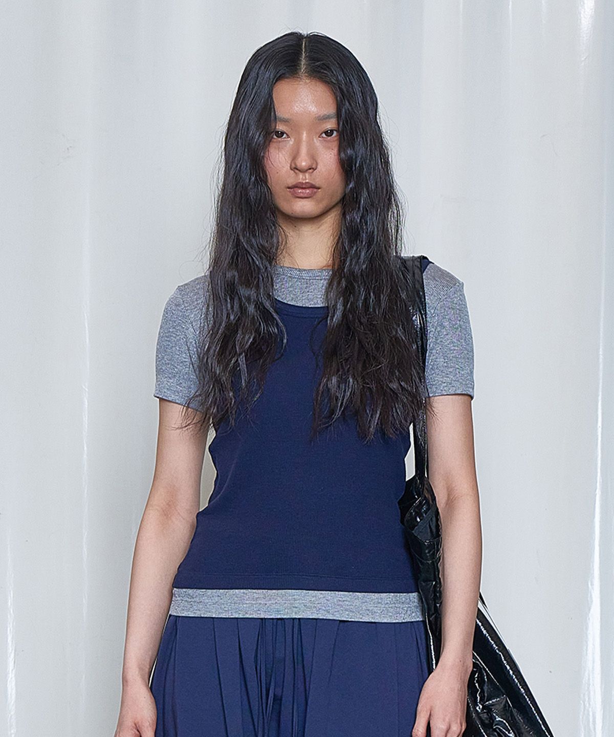 다이닛(DEINET) D-CONTRAST T-SHIRT IN NAVY